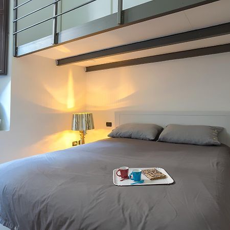 شقة Life Is Beautiful Design Loft Navigli Romolo, Netflix, Wifi, Ac And Street Parking ميلان المظهر الخارجي الصورة